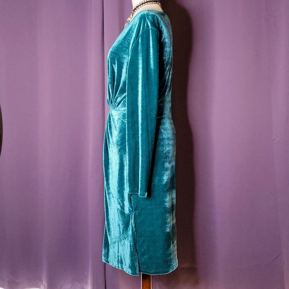 Long Sleeve Velvet Feeling V-neck Midi Dress - Picture 3 of 8